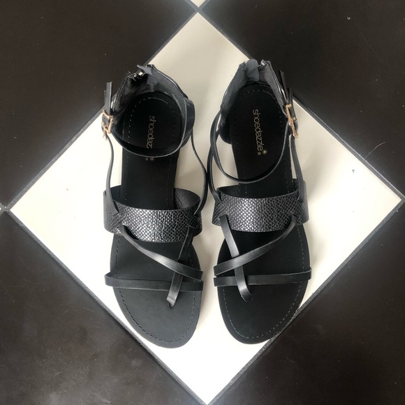 2/$40⚡️ NWT Black ‘Elettra’ Flat Sandals - Picture 1 of 8